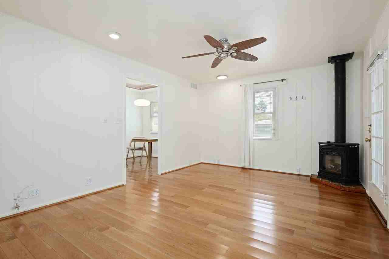 416 1/2 E Anapamu St - Photo 4 of 22