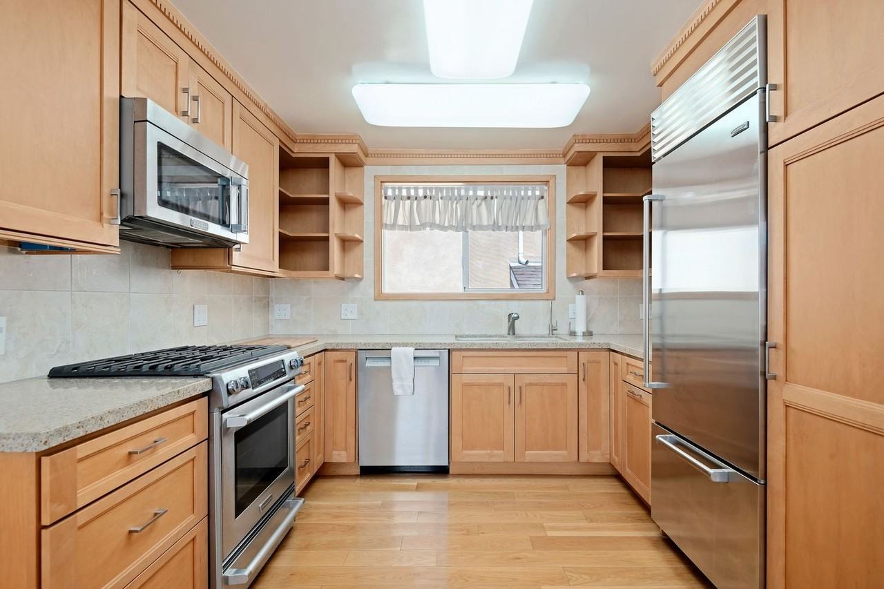 416 1/2 E Anapamu St - Photo 5 of 22