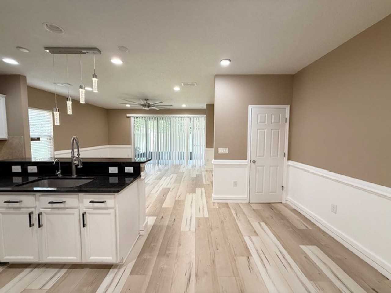 7028 Beauhaven Ct - Photo 3 of 37