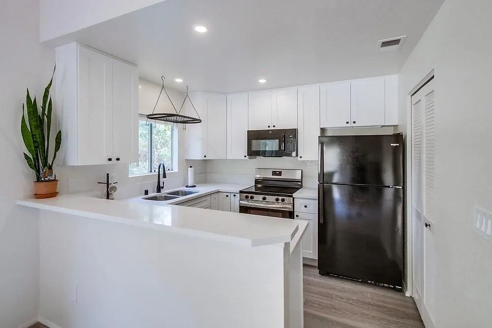 11215 Avenida De Los Lobos #D - Photo 4 of 29