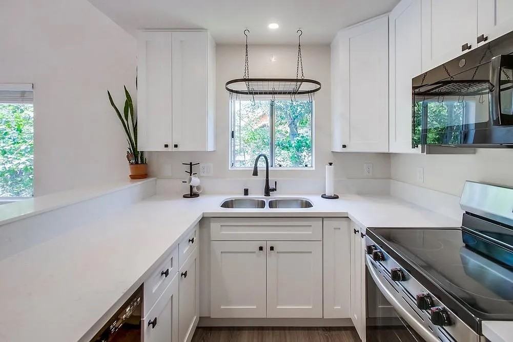 11215 Avenida De Los Lobos #D - Photo 5 of 29