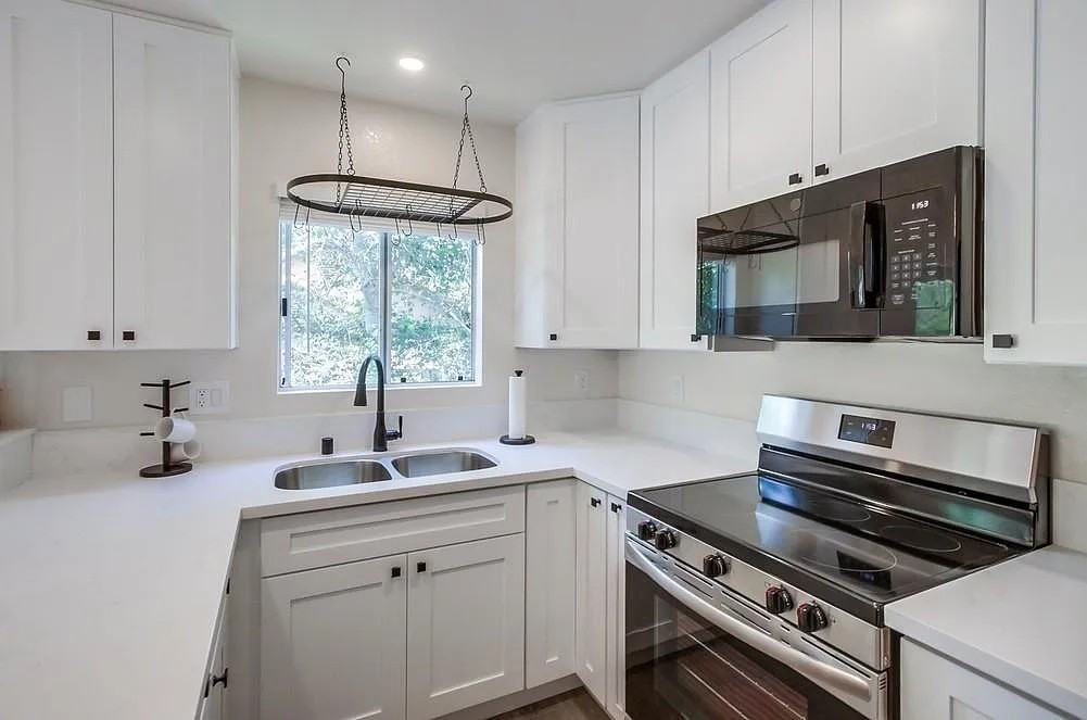 11215 Avenida De Los Lobos #D - Photo 6 of 29