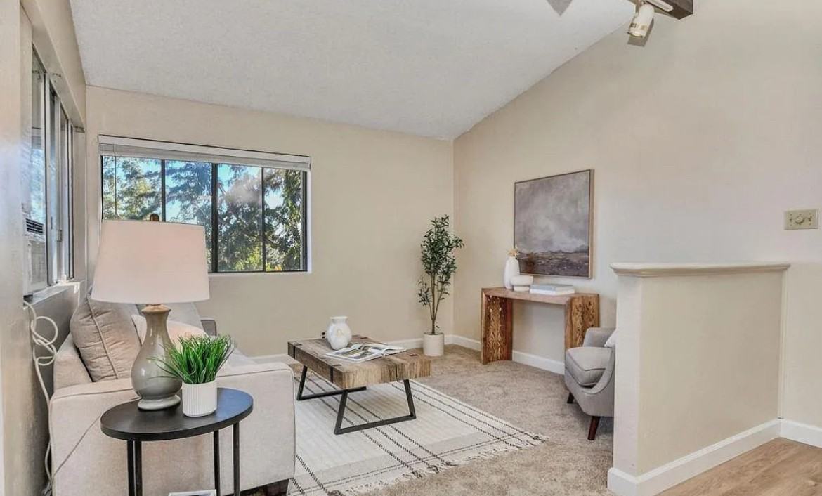 355 Parkview Ter - Photo 3 of 14