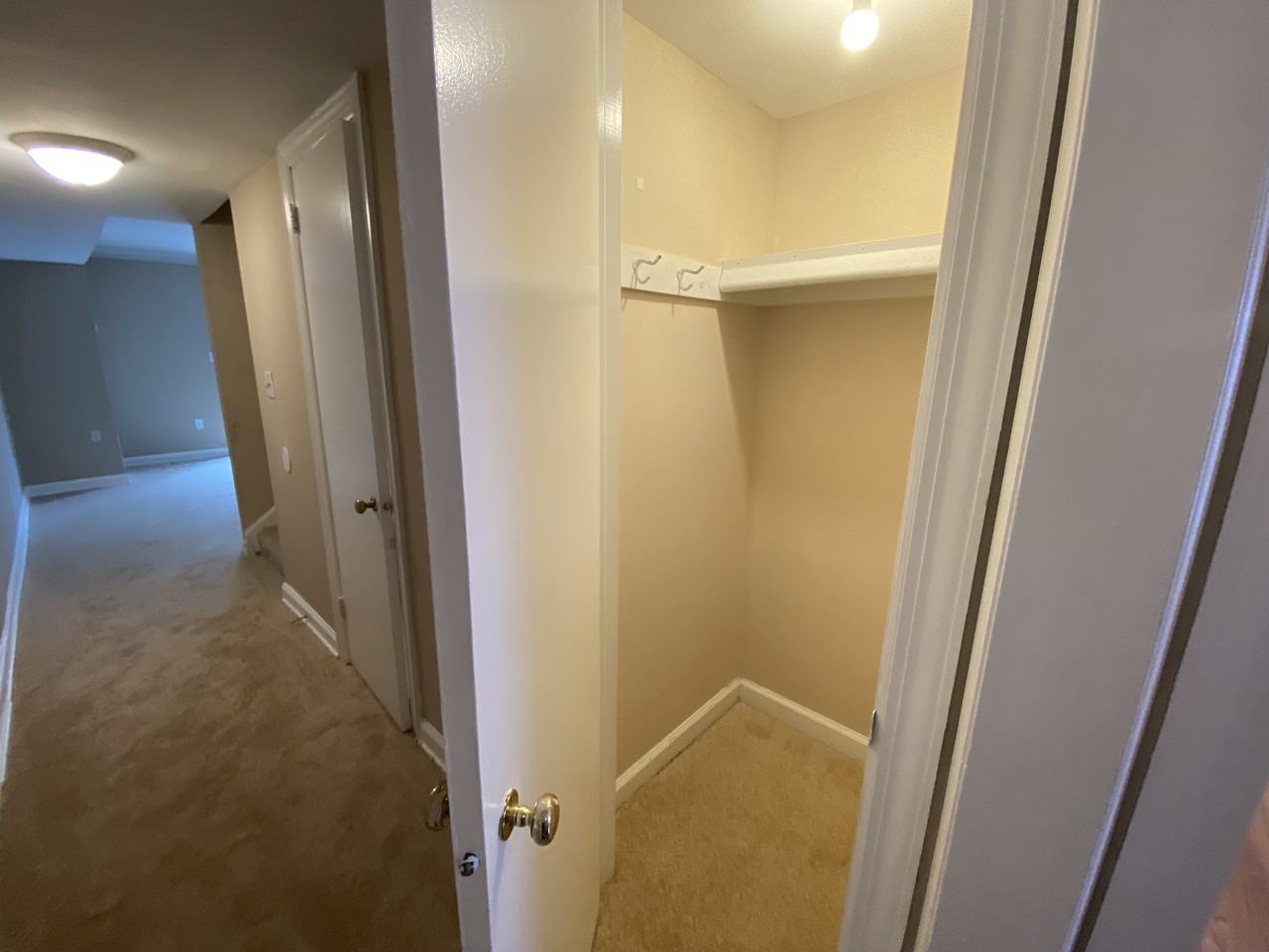 67 Towne Square Dr - Photo 7 of 47