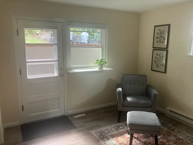 1000 N Rochester St - Photo 2 of 7