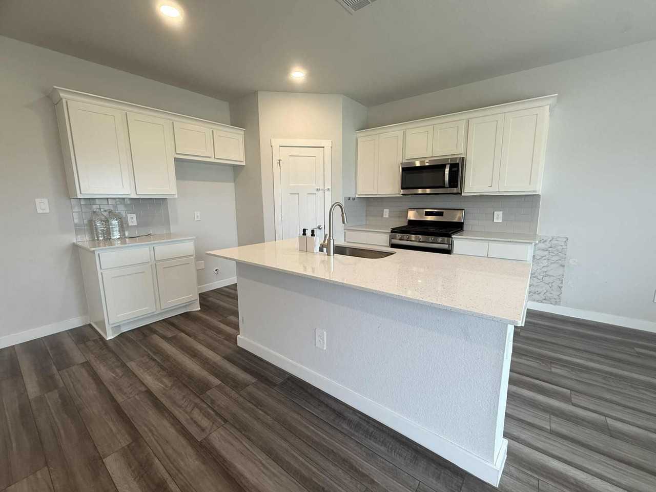 1218 Amistad Loop #NA - Photo 2 of 22