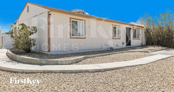 5483 Waltham Ln - Photo 2 of 16