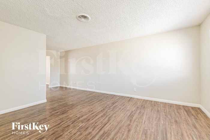 5483 Waltham Ln - Photo 3 of 16