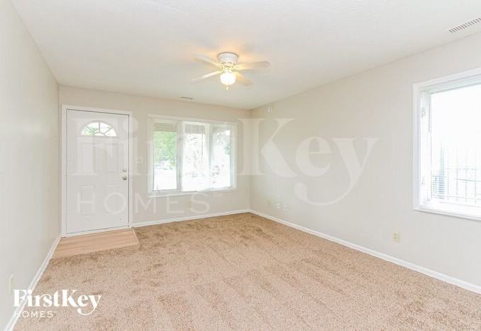 1351 S Pershing Ave - Photo 3 of 16