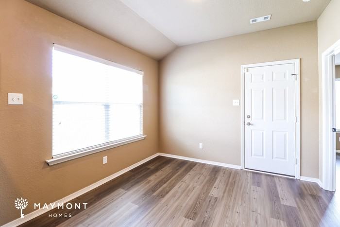 6413 Amalie Dr - Photo 3 of 11