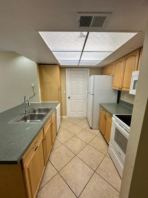 3614 Southwest 7th Place - Photo 6 of 16