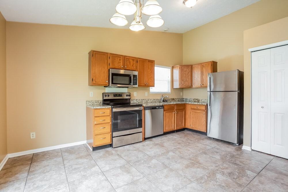 10802 Sedgegrass Dr - Photo 5 of 16