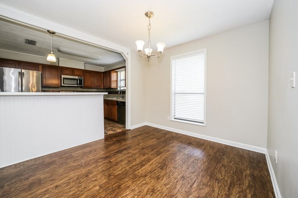 3167 Laurel Grv S - Photo 6 of 16