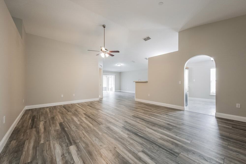 2147 Sandridge Cir - Photo 4 of 16