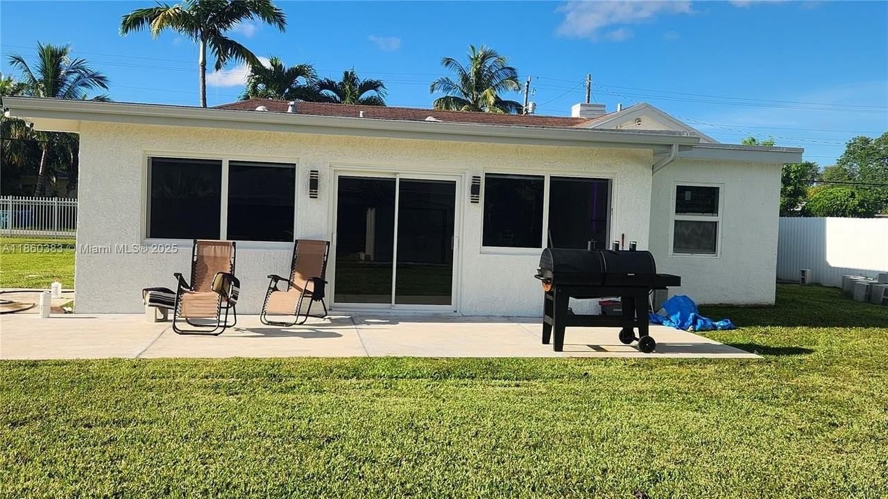 295 Ne 150th St #0 - Photo 6 of 39