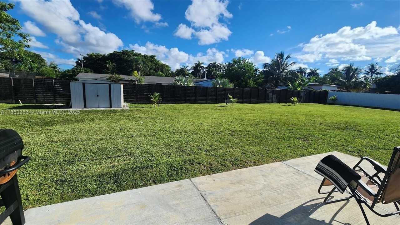 295 Ne 150th St #0 - Photo 7 of 39