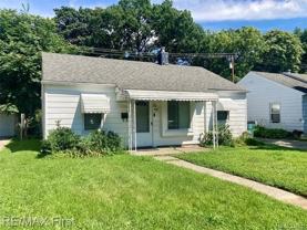 402 Kensington Ave - Photo 1 of 1