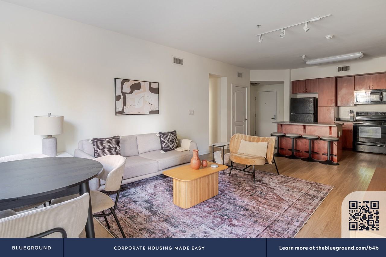 34 Union Sq #1904 - Photo 6 of 29