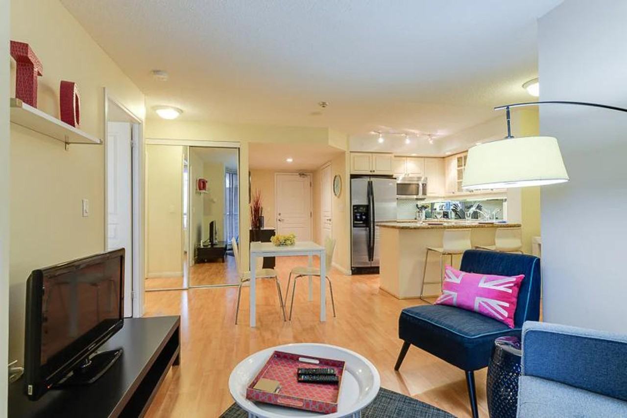 203 Adelaide St W #1034876P - Photo 3 of 11