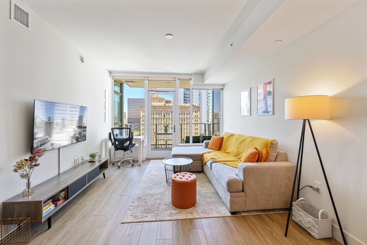 702 Broadway - Photo 2 of 75