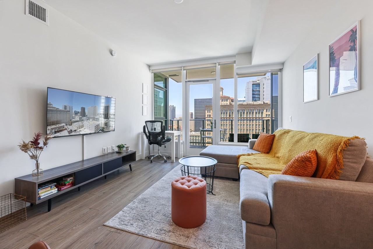 702 Broadway - Photo 6 of 75