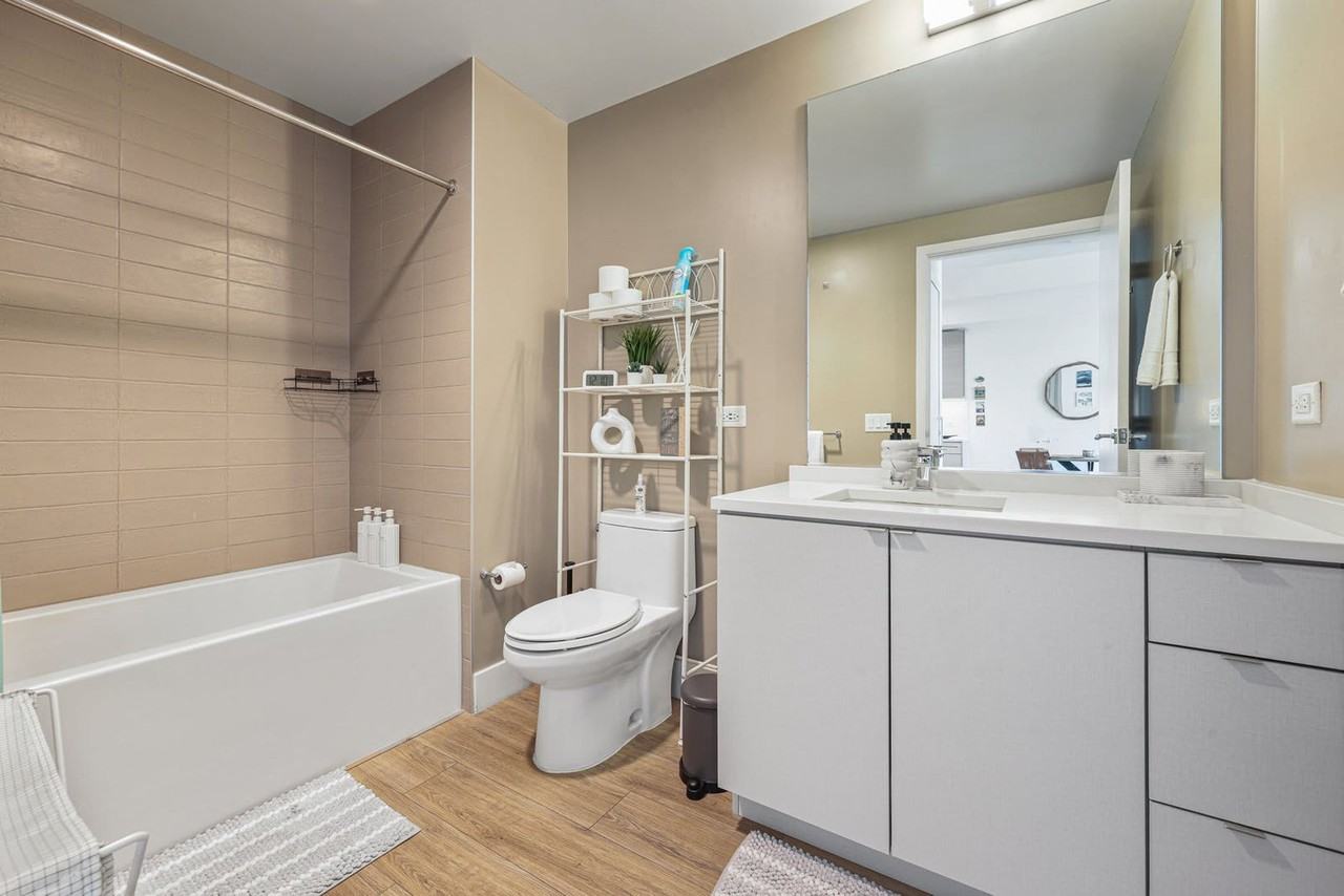 702 Broadway - Photo 7 of 75