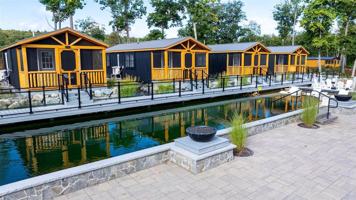 featured image of 13 Autumn Ln