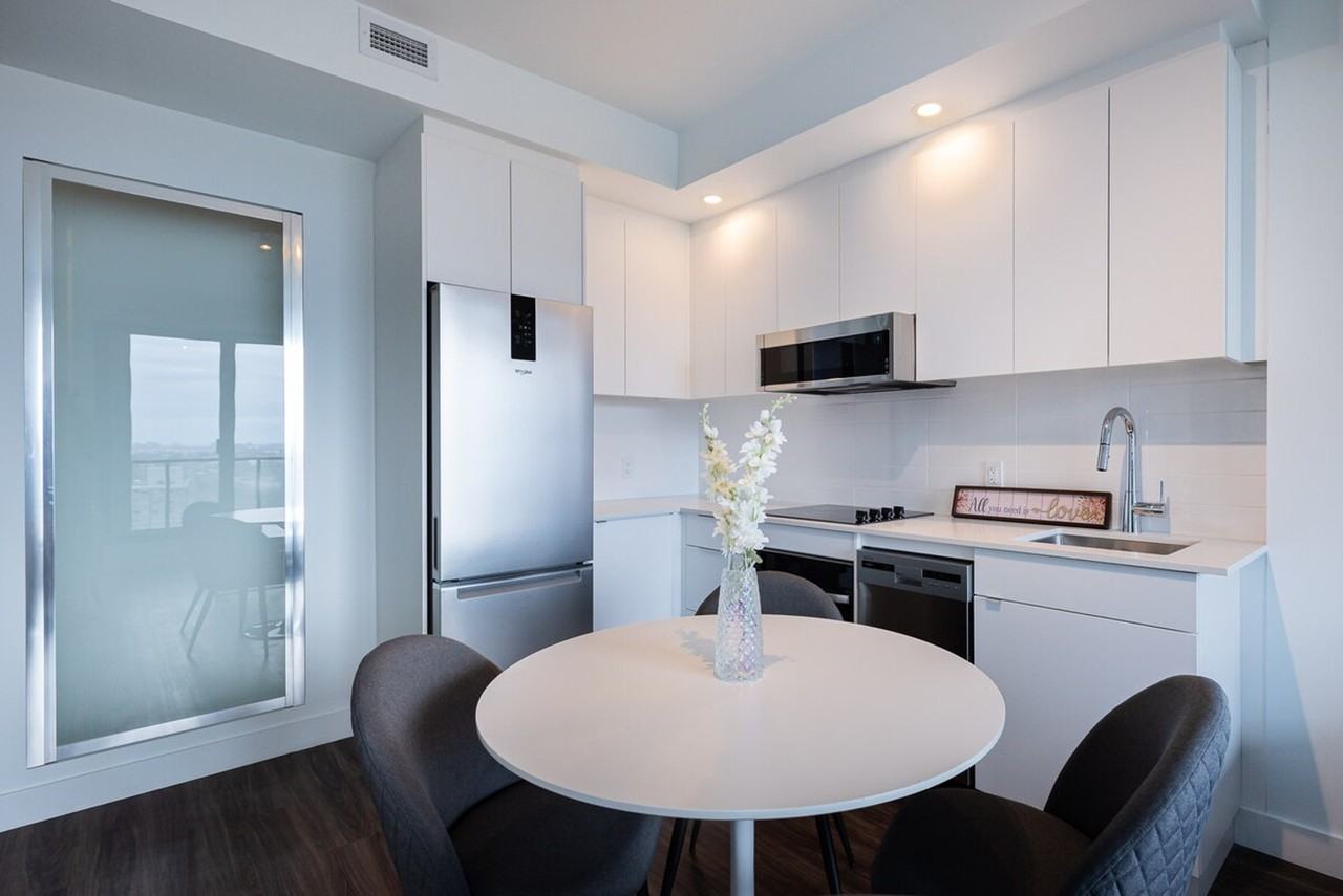 1004 Rue De La Montagne #1261786P - Photo 7 of 44