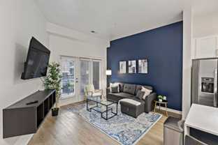 205 S Kings Dr - Photo 1 of 1
