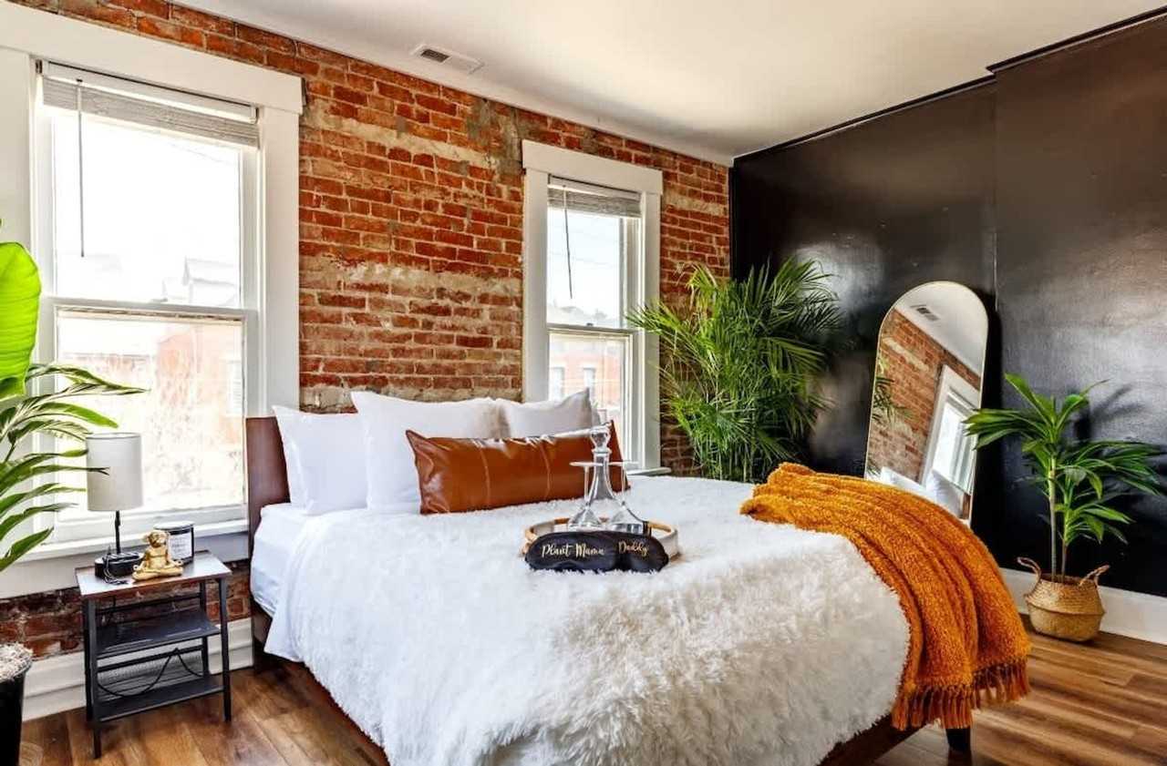 575 1/2 City Park Ave #1265608P - Photo 7 of 50