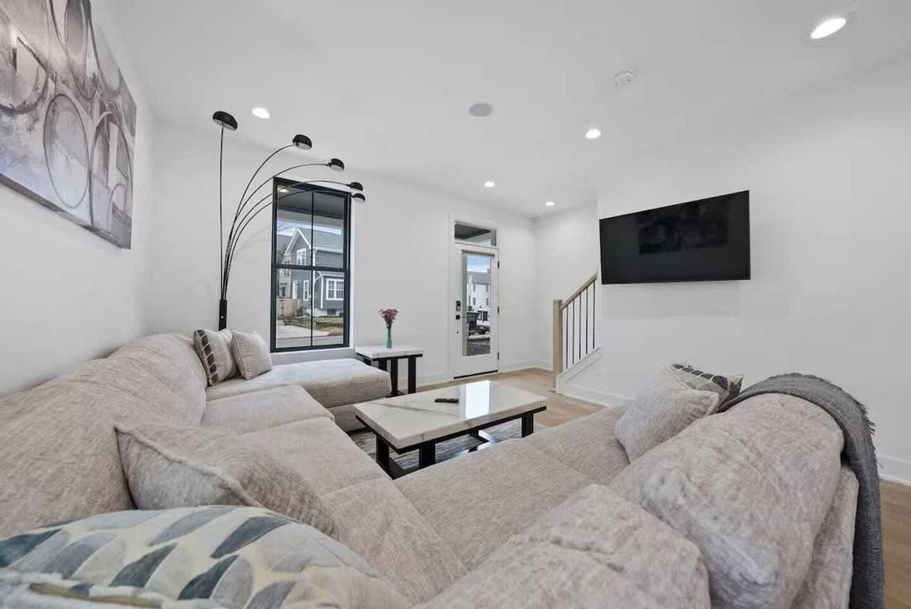 994 North 6th Street #1265652P - Photo 2 of 36