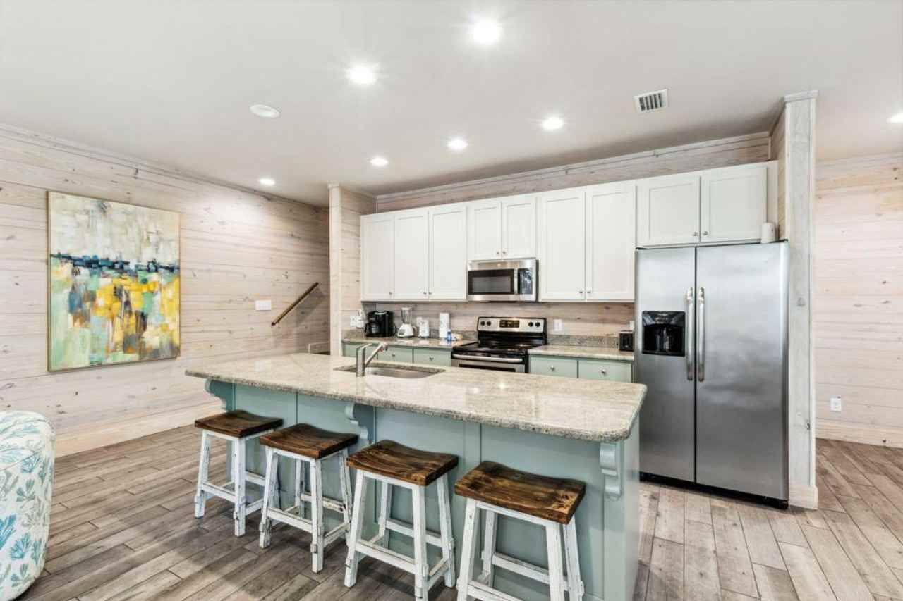 487 E 1st Ave #1266408P - Photo 3 of 22