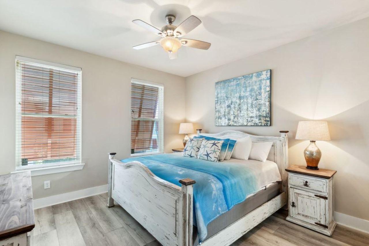 487 E 1st Ave #1266408P - Photo 4 of 22