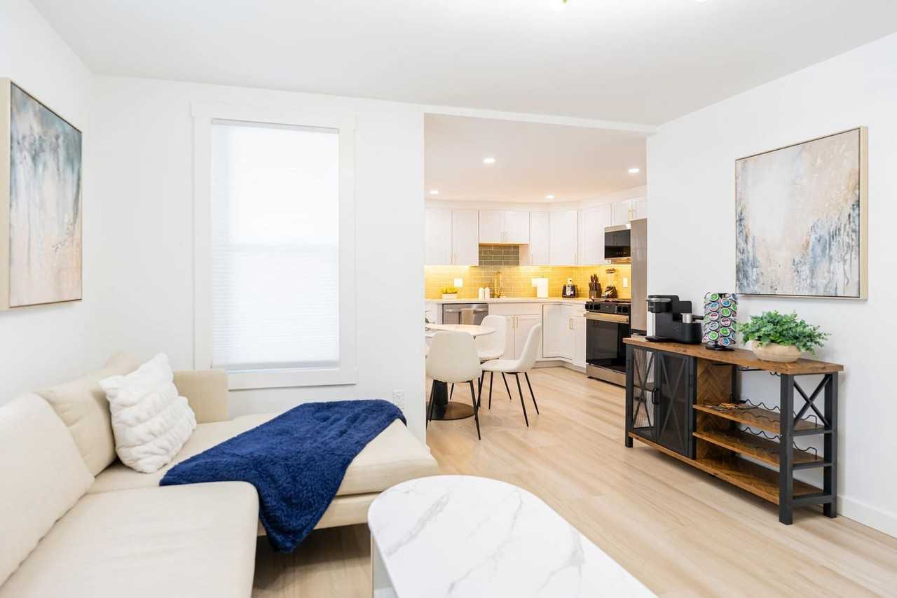 42 White Street Pl #1271288P - Photo 3 of 37