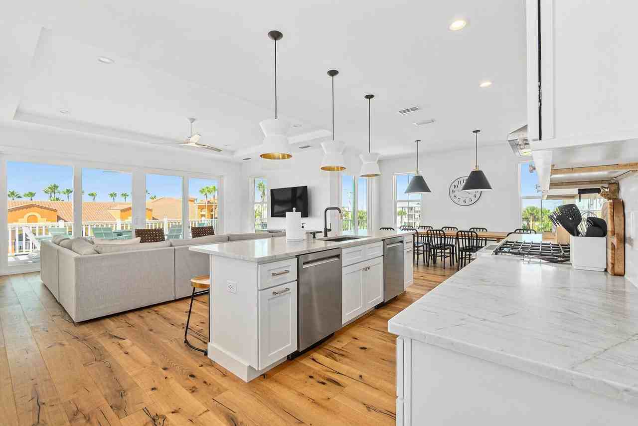 105 8th St #1281927P - Photo 2 of 50