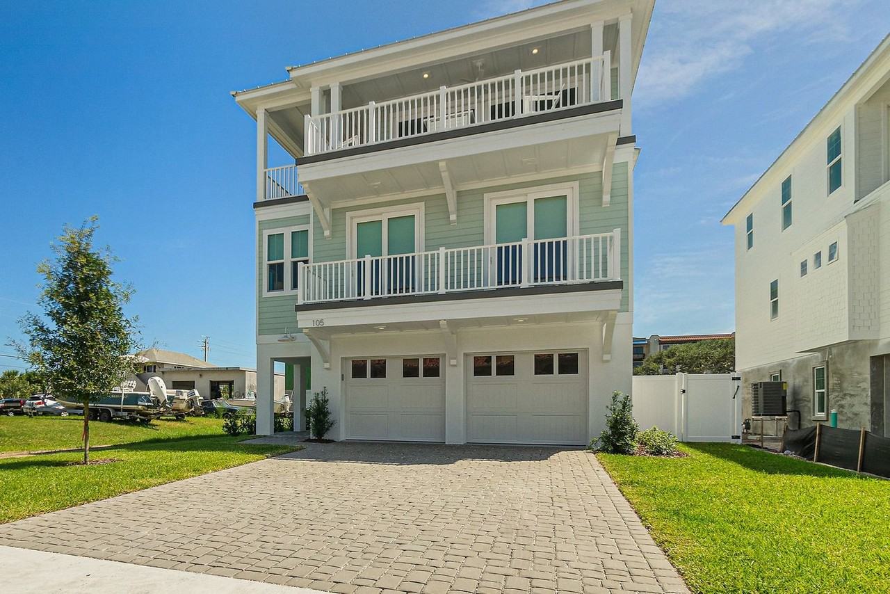 105 8th St #1281927P - Photo 3 of 50