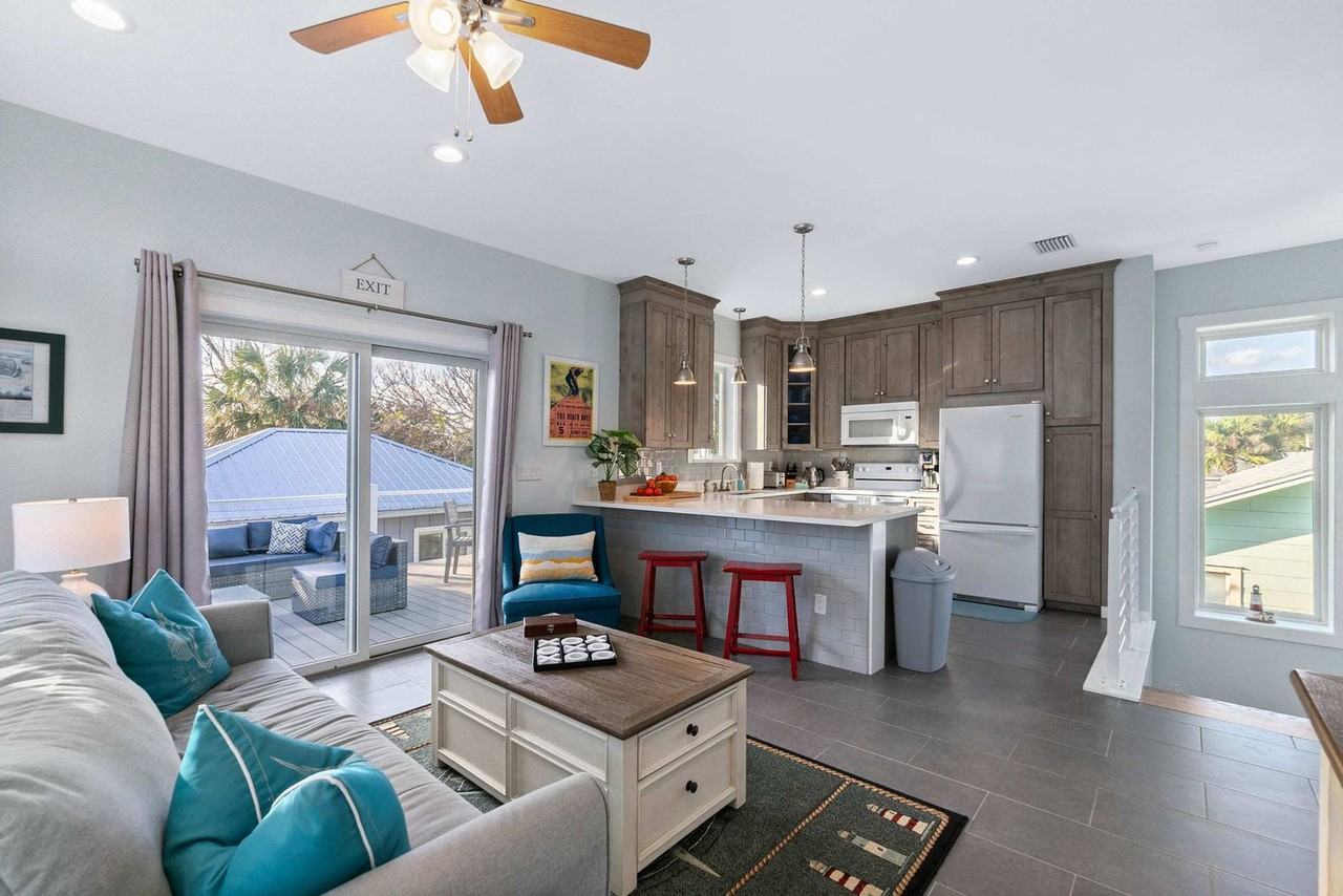 11 S Comares Ave #1281955P - Photo 2 of 35