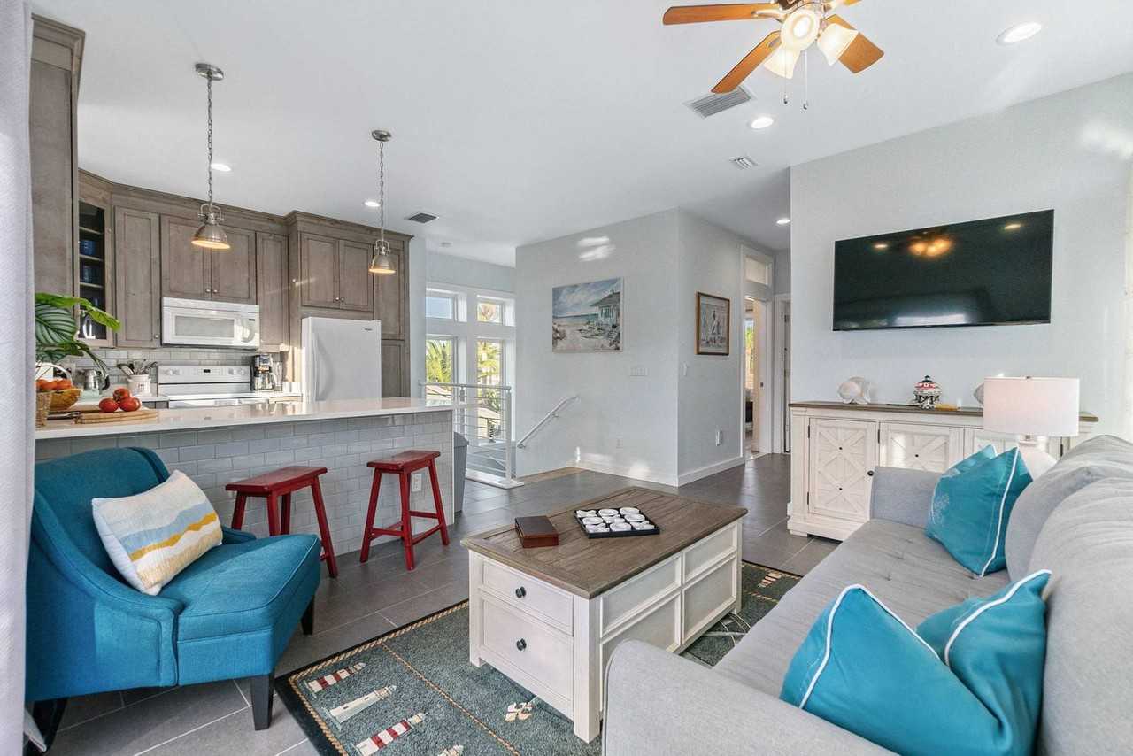 11 S Comares Ave #1281955P - Photo 3 of 35