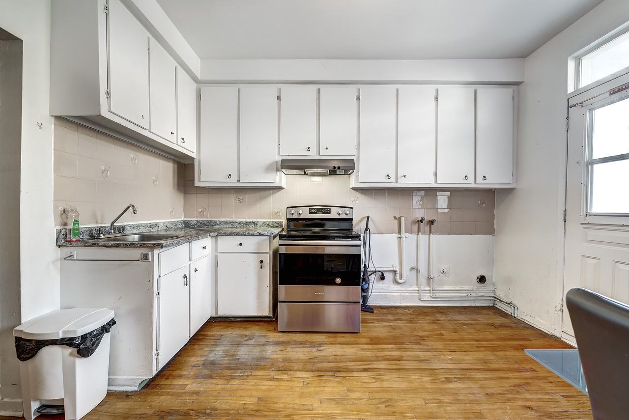 203 2e Avenue - Photo 2 of 32