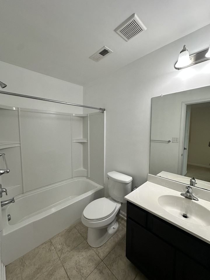 255 Wilmore Dr #1 - Photo 3 of 27