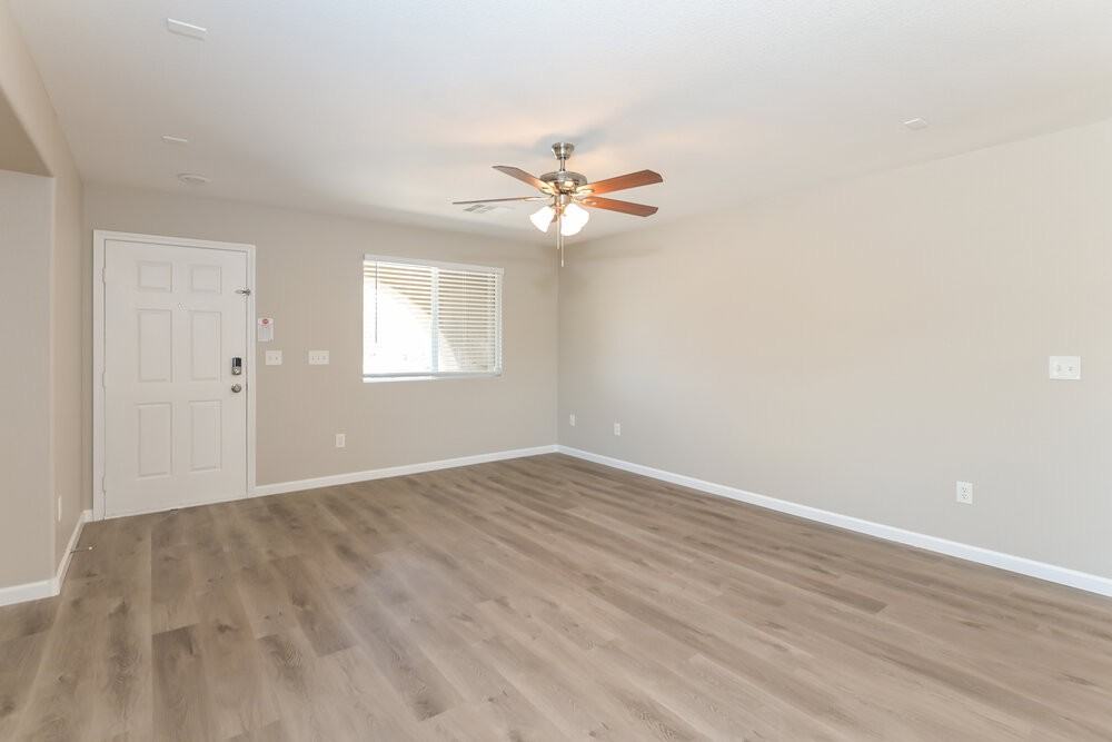 6083 W Dewey Dr - Photo 6 of 17