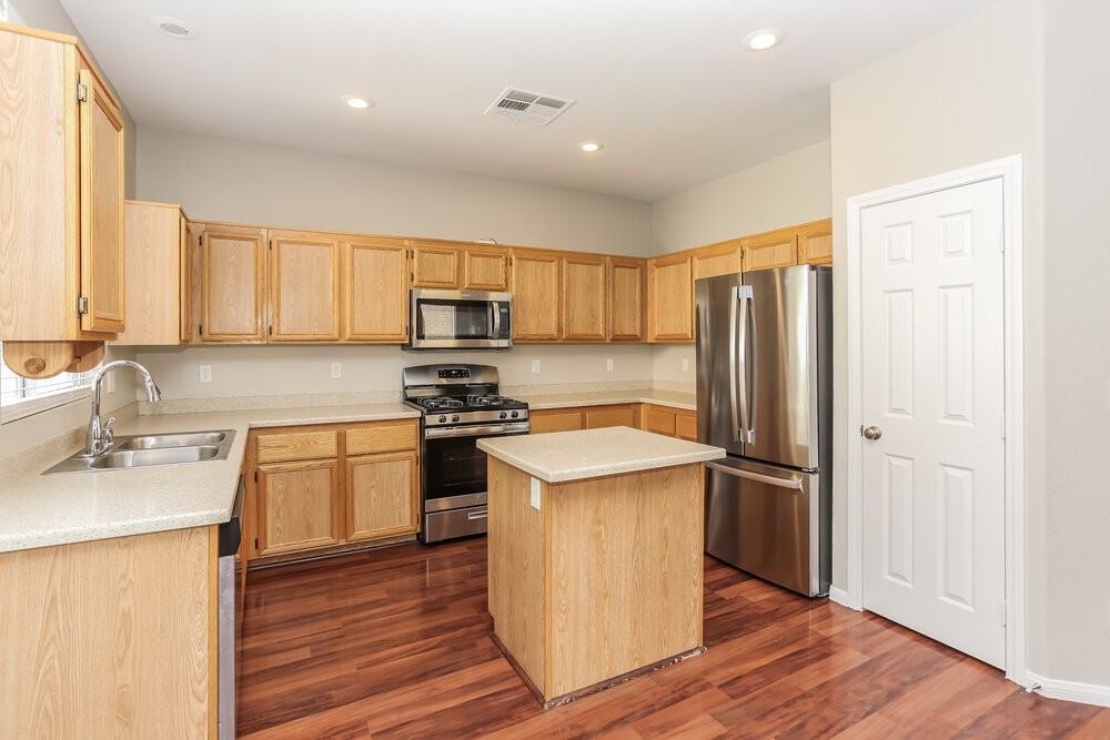 4512 Sandstone Vista Ct - Photo 7 of 19