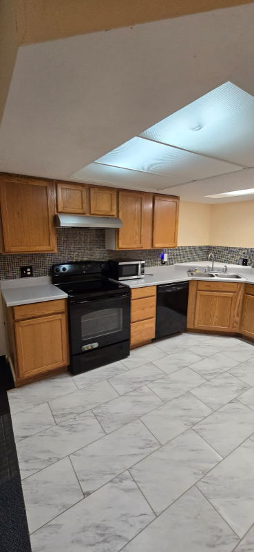 1123 12th Ave And Sheridan - Photo 2 of 10