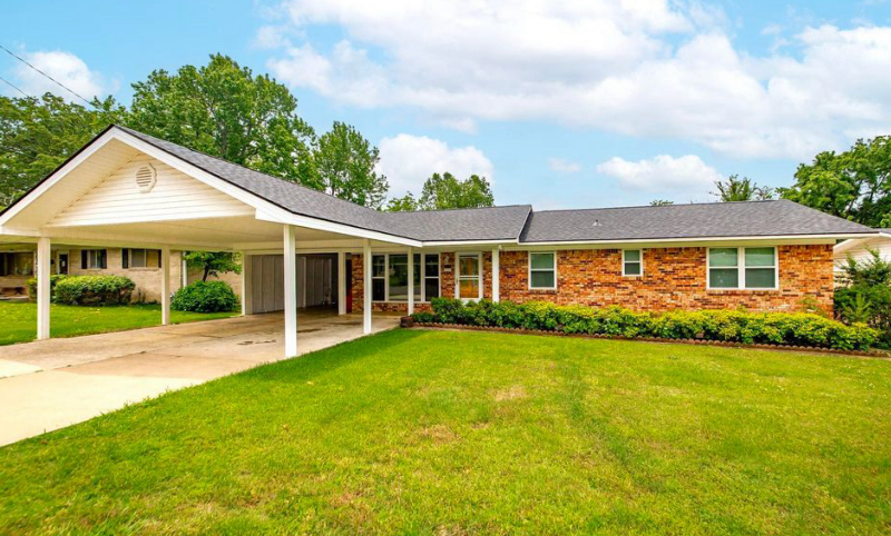 111 Camellia St - Photo 6 of 36