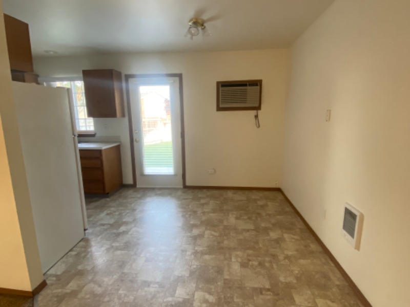 7503 Westbrook Ct #B - Photo 3 of 10