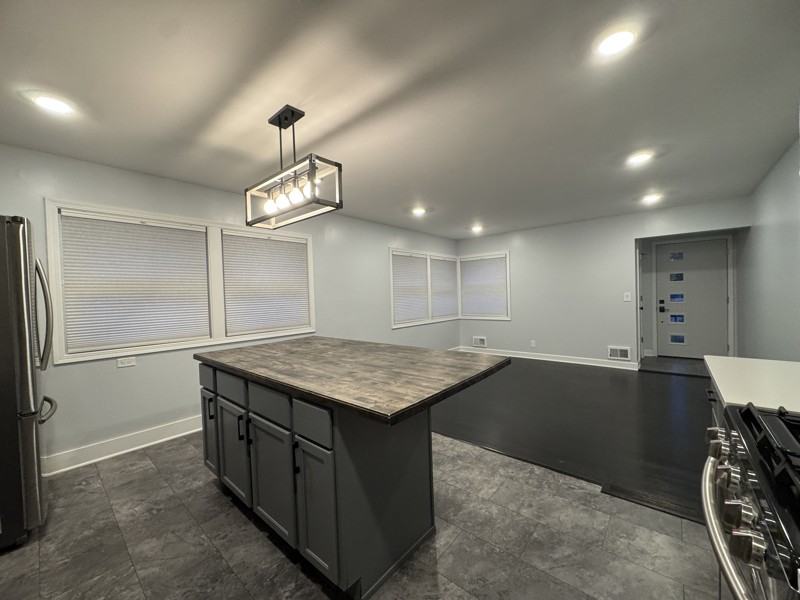 3301 Johnson St Ne - Photo 3 of 10