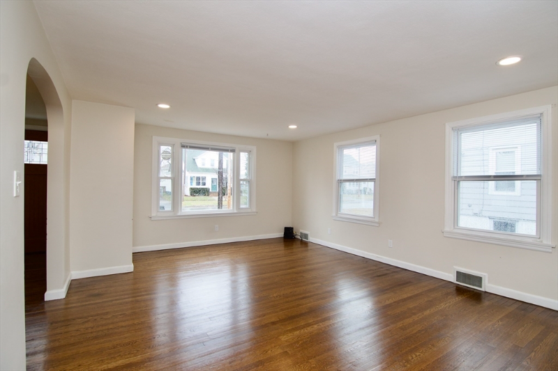 49 Rimmon Ave - Photo 3 of 14