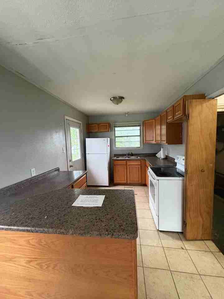 1139 Littlefield Rd - Photo 7 of 8