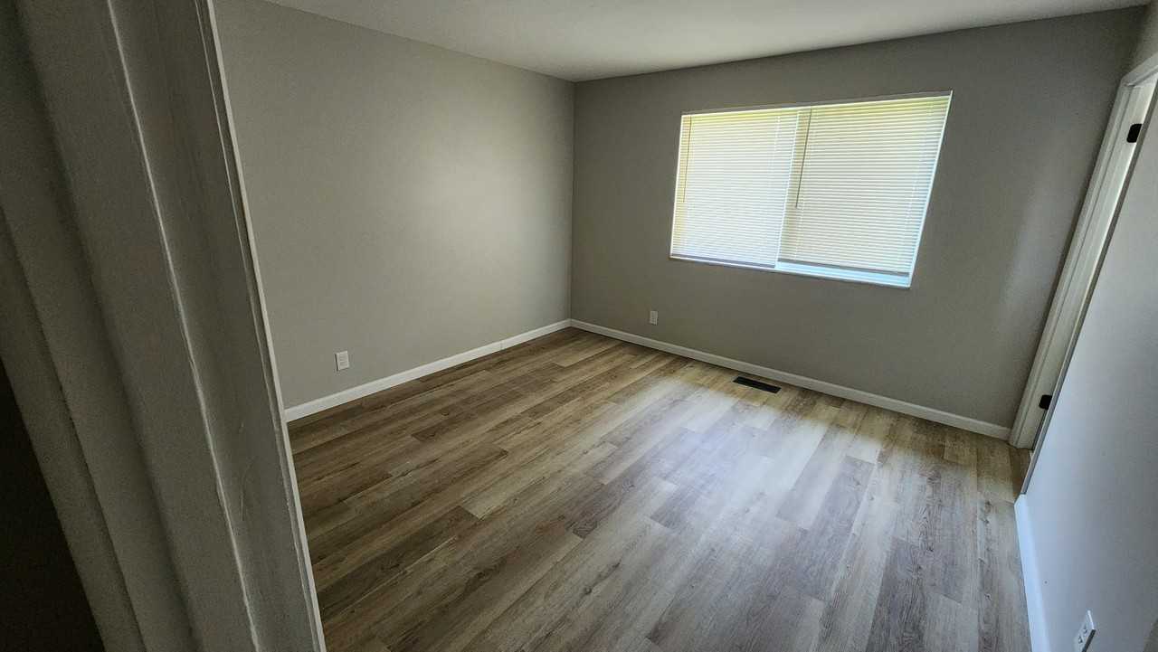 2140 Teakwood Manor Dr #NA - Photo 6 of 8