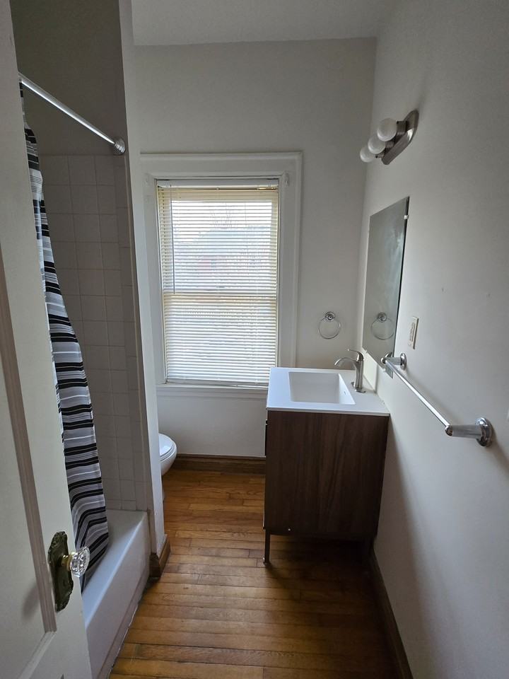 4235 Trumbull St #NA - Photo 3 of 21